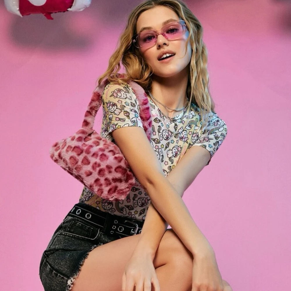 Hello Kitty Blouse - Picture 4 of 6